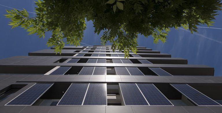 Abaigar-Jazz-Lezkairu-paneles-fotovoltaicos-fachada-2-blog